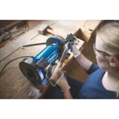 Scheppach Doppelschleifer SM150LB Mit Schleifscheibe Und Bürste 11 Scheppach Doppelschleifer SM150LB Mit Schleifscheibe Und Bürste -Black & Decker 1885172000 prod 006